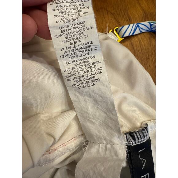 La Blanca Floral One-Piece Swimsuit Size 6 / Medium Tropical Print - Picture 8 of 8